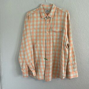 Men’s casual button-down top
